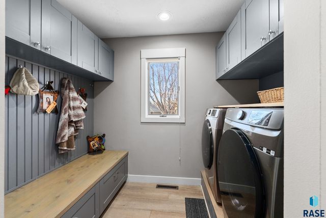 4505 S Southridge Dr Drive, Sioux Falls, SD 57105