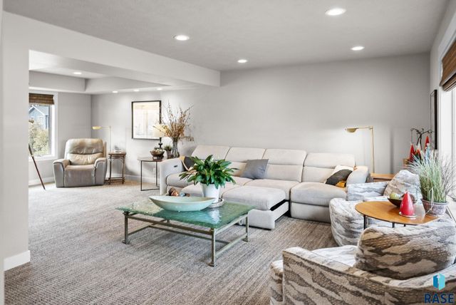 4505 S Southridge Dr Drive, Sioux Falls, SD 57105