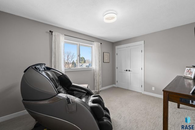 4505 S Southridge Dr Drive, Sioux Falls, SD 57105