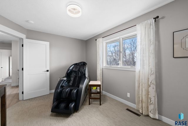 4505 S Southridge Dr Drive, Sioux Falls, SD 57105