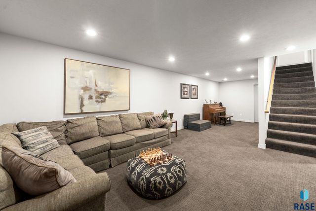 4505 S Southridge Dr Drive, Sioux Falls, SD 57105