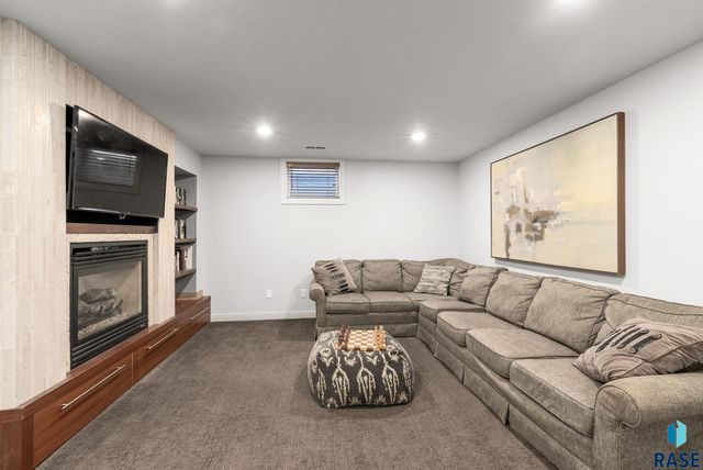 4505 S Southridge Dr Drive, Sioux Falls, SD 57105