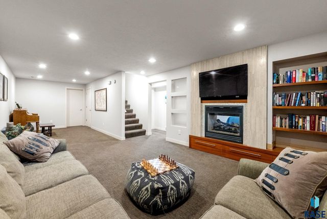 4505 S Southridge Dr Drive, Sioux Falls, SD 57105