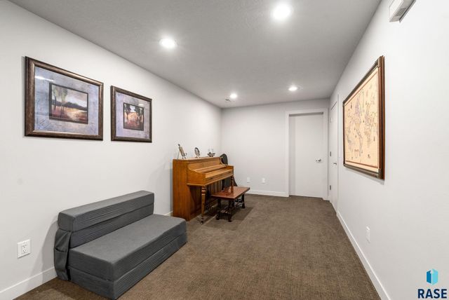 4505 S Southridge Dr Drive, Sioux Falls, SD 57105