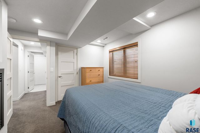 4505 S Southridge Dr Drive, Sioux Falls, SD 57105