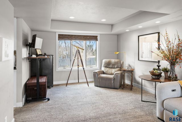 4505 S Southridge Dr Drive, Sioux Falls, SD 57105