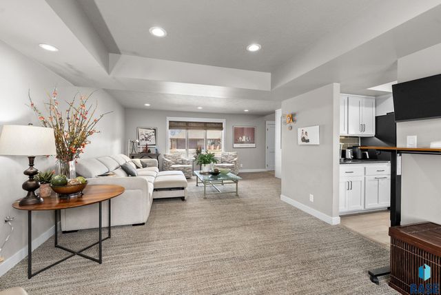 4505 S Southridge Dr Drive, Sioux Falls, SD 57105