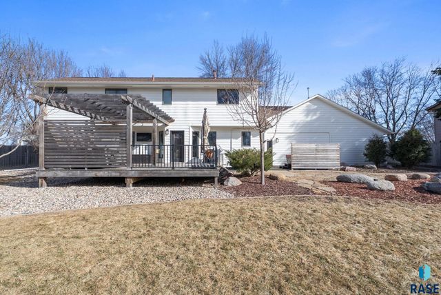 4505 S Southridge Dr Drive, Sioux Falls, SD 57105