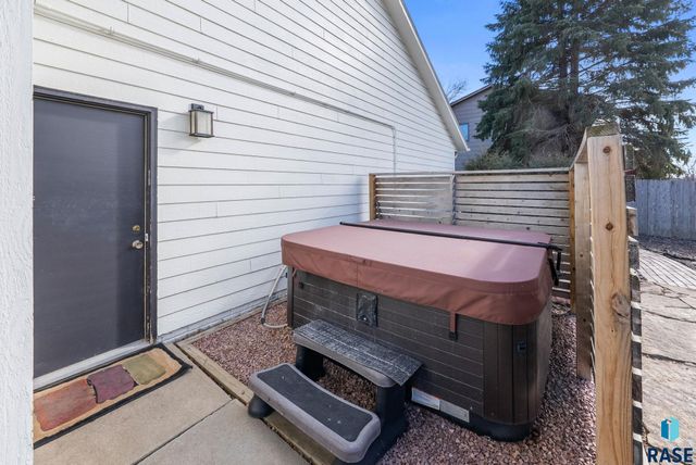 4505 S Southridge Dr Drive, Sioux Falls, SD 57105