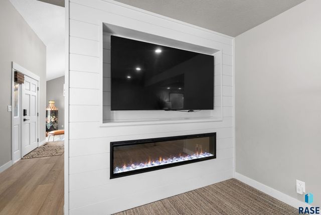 4505 S Southridge Dr Drive, Sioux Falls, SD 57105