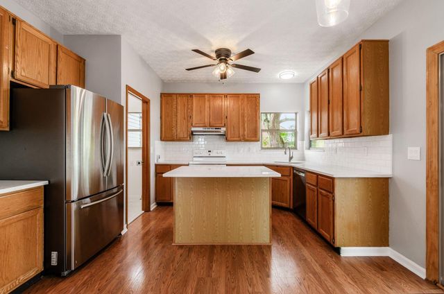 650 Cherry Hill Drive, Pickerington, OH 43147