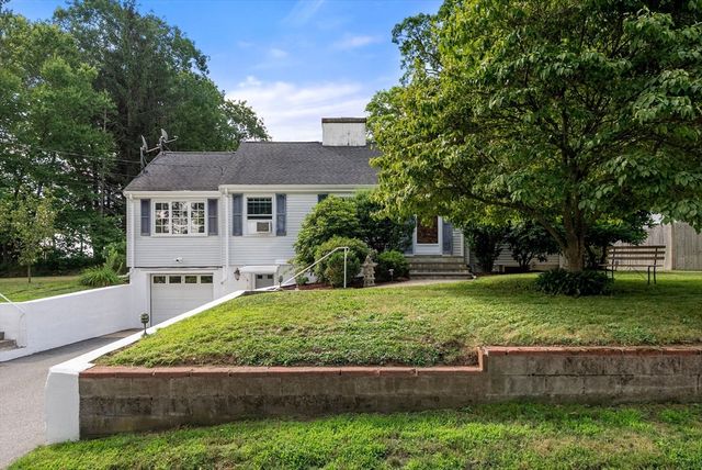 6 Chute Rd, Dedham, MA 02026