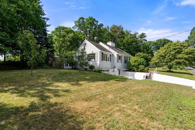 6 Chute Rd, Dedham, MA 02026