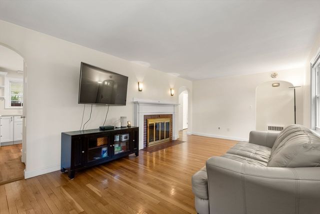 6 Chute Rd, Dedham, MA 02026