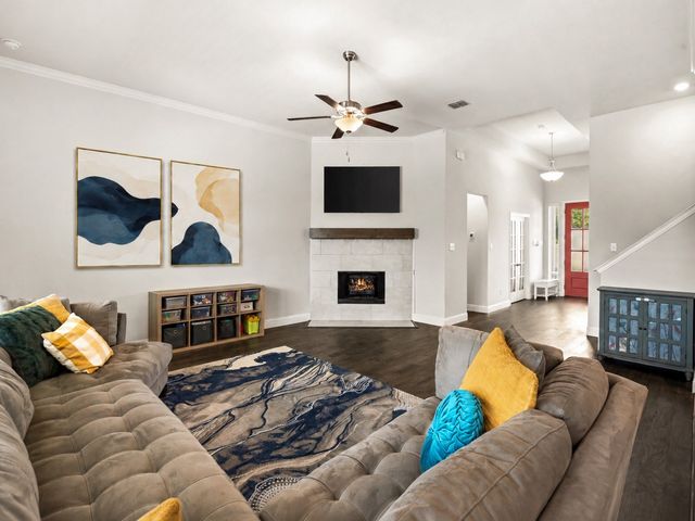 6912 Capella Park Avenue, Dallas, TX 75236