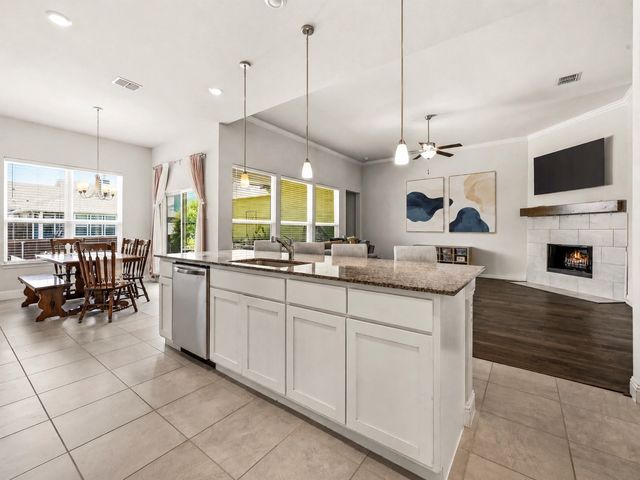 6912 Capella Park Avenue, Dallas, TX 75236