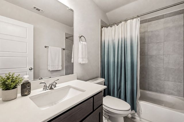 6912 Capella Park Avenue, Dallas, TX 75236