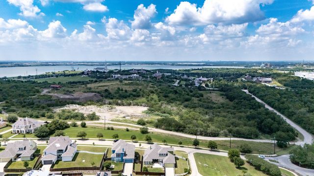 6912 Capella Park Avenue, Dallas, TX 75236