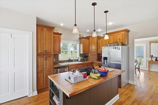 14640 N RICKETTS RD, Hallsville, MO 65255