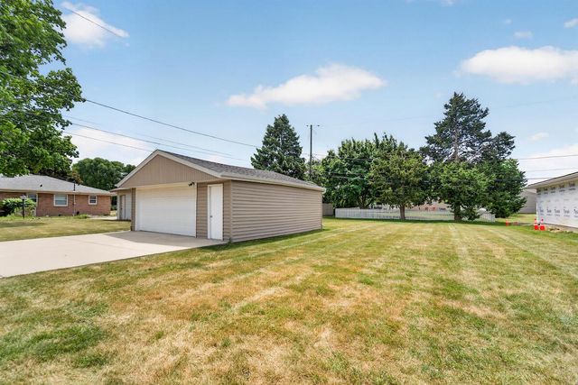 1505 Mackinac AVENUE, South Milwaukee, WI 53172
