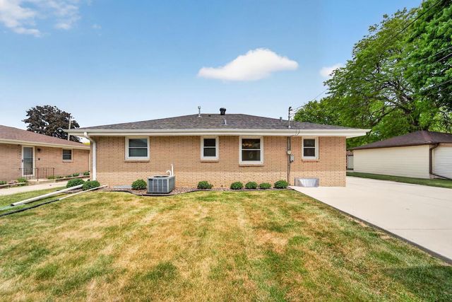 1505 Mackinac AVENUE, South Milwaukee, WI 53172