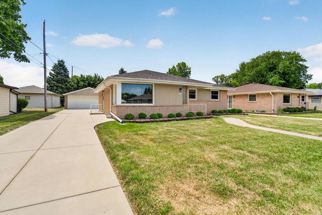 1505 Mackinac AVENUE, South Milwaukee, WI 53172