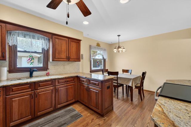 1505 Mackinac AVENUE, South Milwaukee, WI 53172