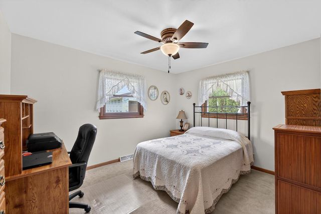 1505 Mackinac AVENUE, South Milwaukee, WI 53172
