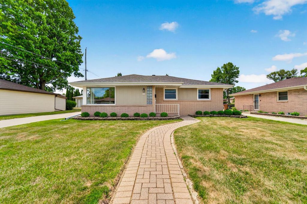 1505 Mackinac AVENUE, South Milwaukee, WI 53172
