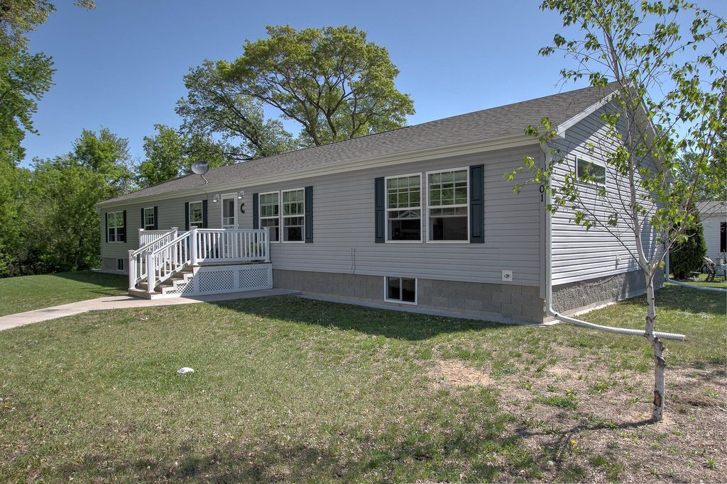 1501 268th Avenue NE, Isanti, MN 55040