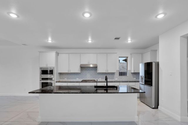 8922 Granary Gate Lane, Richmond, TX 77407