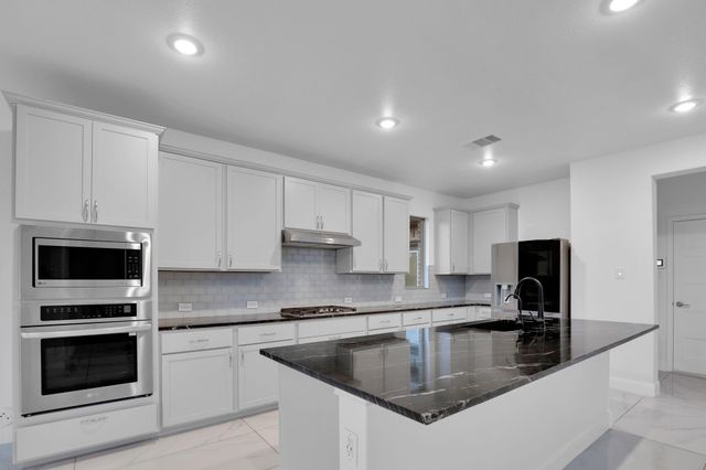 8922 Granary Gate Lane, Richmond, TX 77407