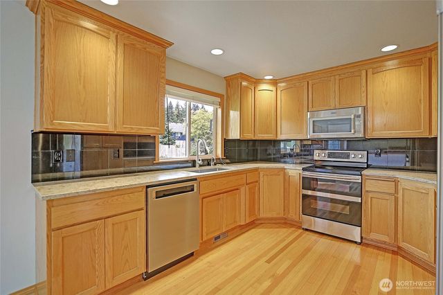 1148 Central Drive, Camano Island, WA 98282