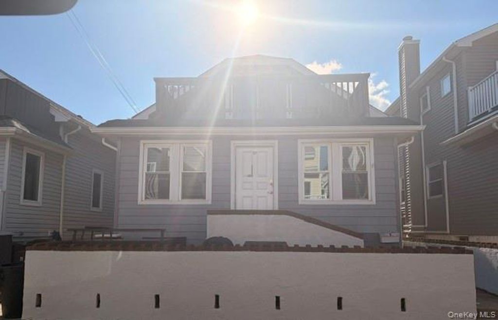 17 Louisiana Street Upper, Long Beach, NY 11561