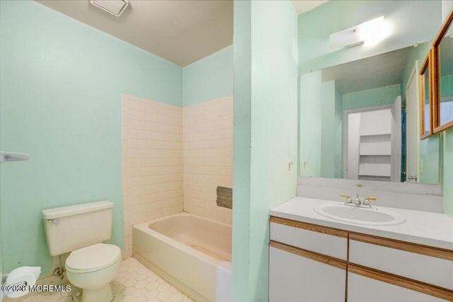 101 Joan Court, Jackson, NJ 08527