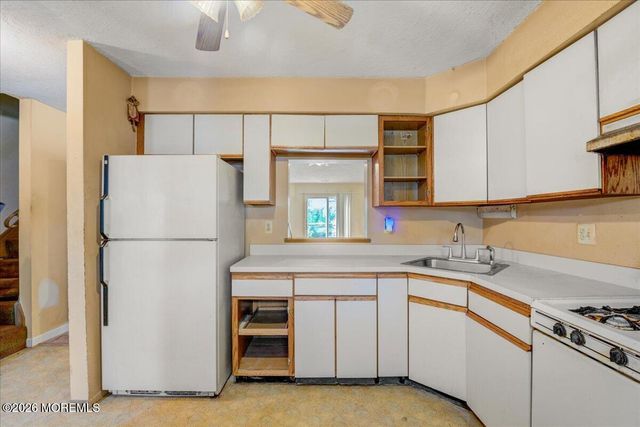 101 Joan Court, Jackson, NJ 08527