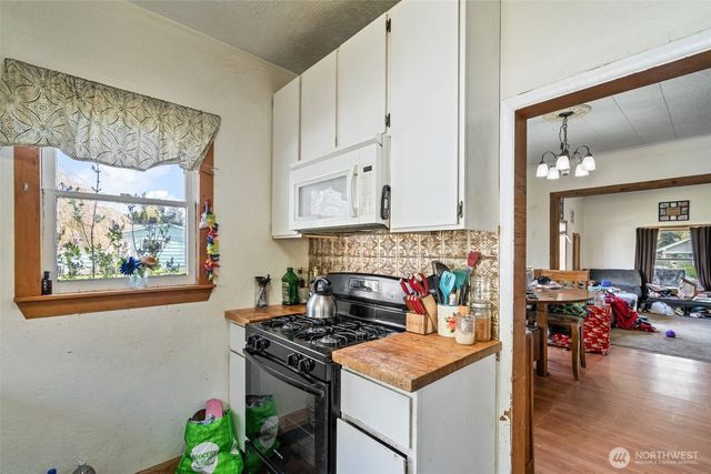 601 S 2nd Street, Toledo, WA 98591