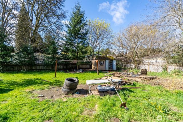 601 S 2nd Street, Toledo, WA 98591