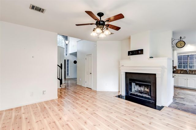 1901 Springwater DR, Round Rock, TX 78681