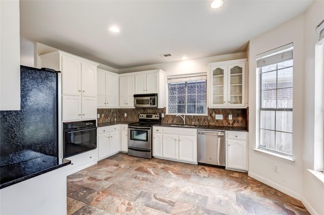 1901 Springwater DR, Round Rock, TX 78681