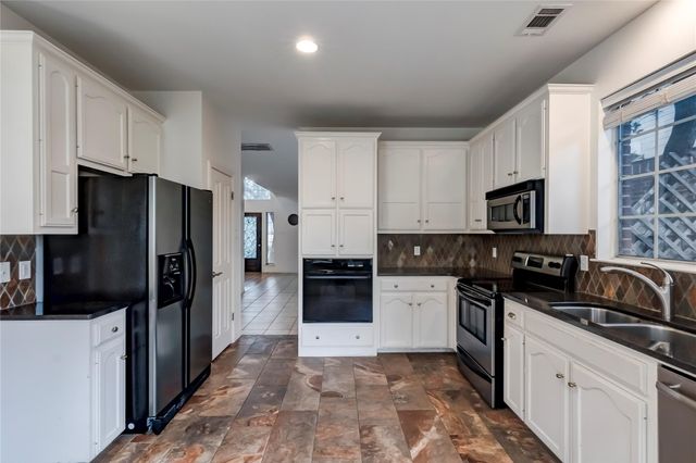 1901 Springwater DR, Round Rock, TX 78681