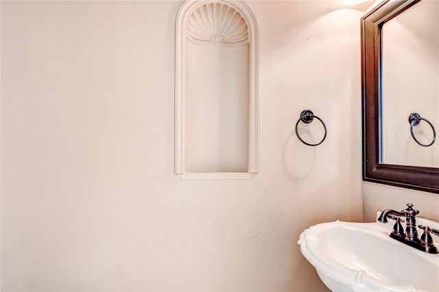 1901 Springwater DR, Round Rock, TX 78681