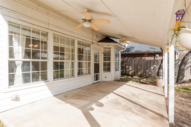 1901 Springwater DR, Round Rock, TX 78681