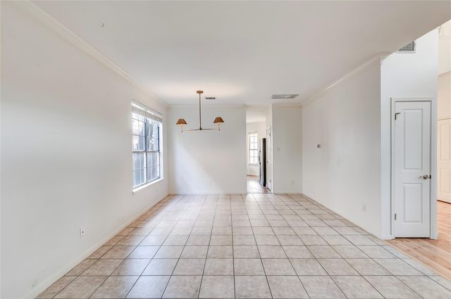 1901 Springwater DR, Round Rock, TX 78681