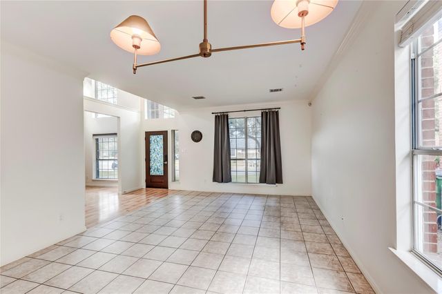 1901 Springwater DR, Round Rock, TX 78681