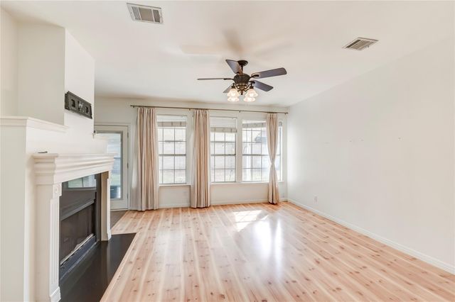 1901 Springwater DR, Round Rock, TX 78681