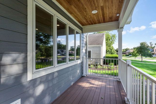 1113 S Gables Boulevard, Wheaton, IL 60189