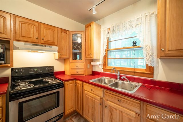 3530 11 Mile Road, Rockford, MI 49341