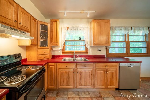 3530 11 Mile Road, Rockford, MI 49341