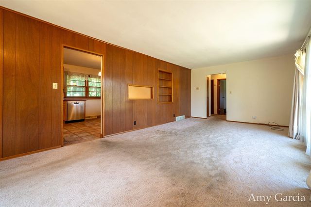 3530 11 Mile Road, Rockford, MI 49341